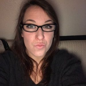 Meet your Posher, Alyson